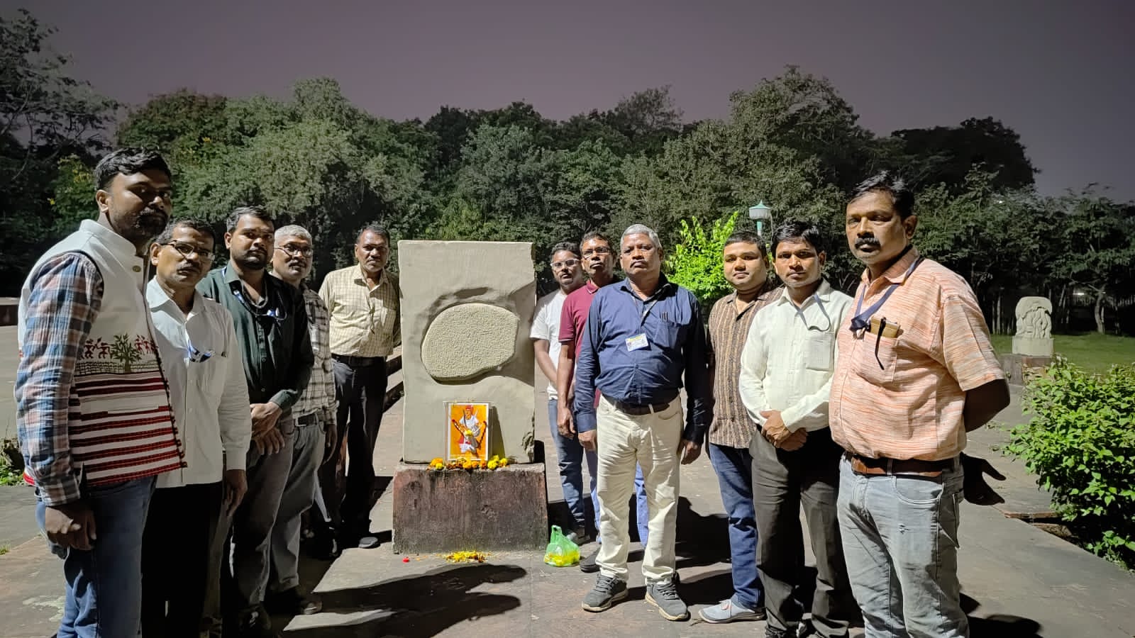 वीर बाबूराव पुलेश्वर शेडमाके की पुण्यतिथि पर भिलाई स्टील प्लांट शेड्यूल्ड ट्राइब एम्पलाईज वेलफेयर एसोसिएशन ने किया भावपूर्ण श्रद्धांजलि व नमन।