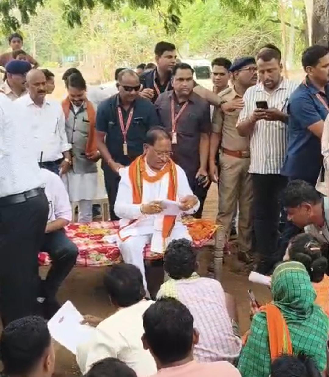 सुशासन त्योहार के दौरान मुख्यमंत्री विष्णु देव साय का कनकबीरा दौरा, बिलाईगढ़ SDM को तत्काल हटाने का आदेश।
