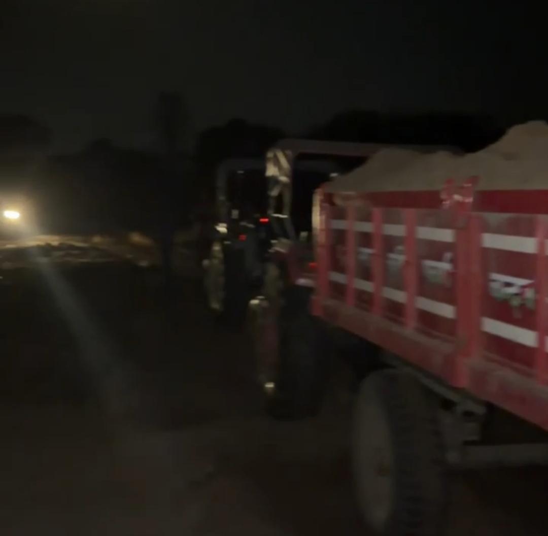 बालोद: सनौद में अवैध रेत उत्खनन का बड़ा खेल; पूर्व सरपंच और अधिकारियों की मिलीभगत का आरोप।