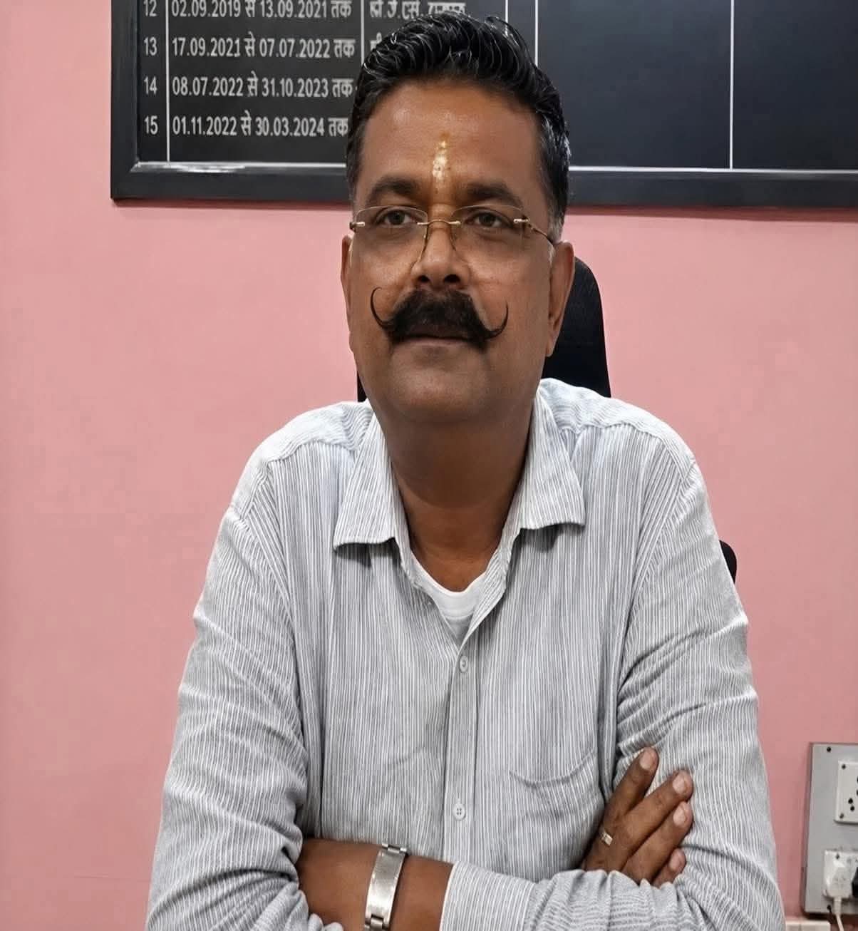 कर्तव्य में लापरवाही और आम जनता से अशिष्ट व्यवहार करने पर जनपद पंचायत दुर्ग के सीईओ श्री रूपेश कुमार पाण्डेय तत्काल प्रभाव से निलंबित।