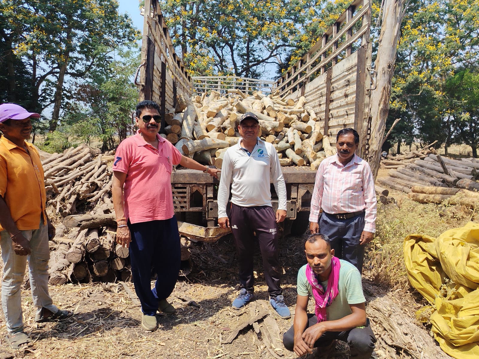 दुर्ग वन विभाग की बड़ी कार्रवाई: अवैध लकड़ी परिवहन करते वाहन जप्त, मामला दर्ज।