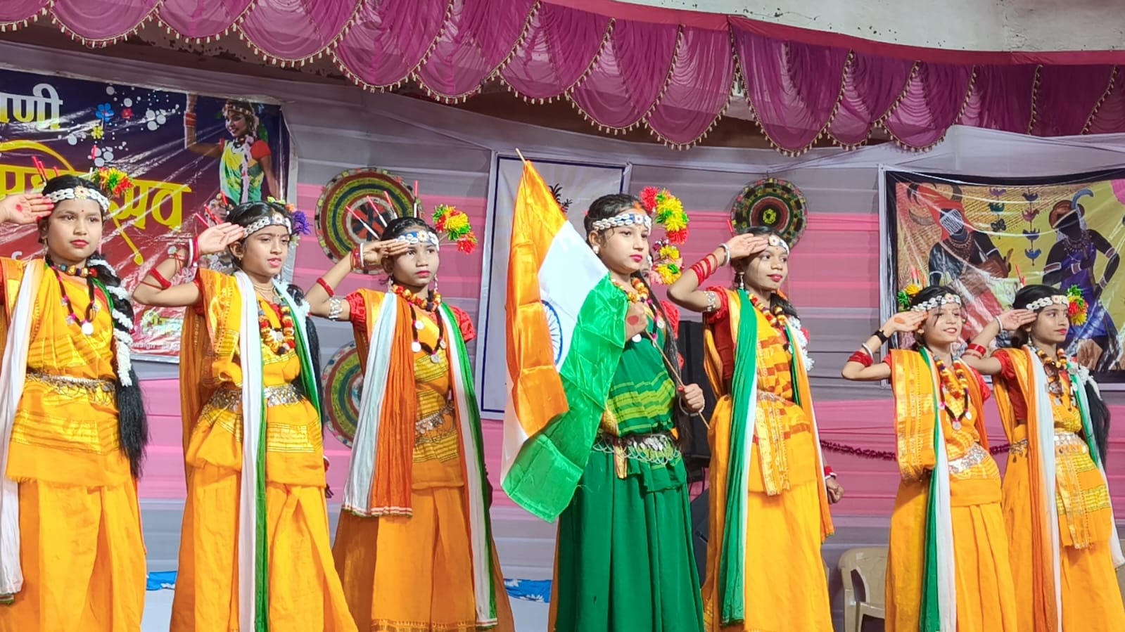 टंकी मरोदा मां कल्याणी शीतला मंदिर टंकी मरोदा में गणतंत्र दिवस पर देशभक्ति की धूम, बच्चों की मनमोहक झांकियों ने जीता सबका दिल।